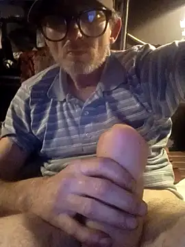 Snapshot of ROBERT0516 chatting on February 18, 2025, 12:37 am ROBERT0516 online show from February 18, 2025, 12:37 am