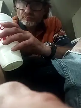 Snapshot of ROBERT0516 chatting on September 11, 2025, 4:45 am ROBERT0516 online show from September 11, 2025, 4:45 am