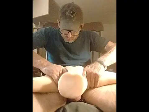 Snapshot of ROBERT0516 chatting on December 3, 2025, 8:00 am ROBERT0516 online show from December 3, 2025, 8:00 am