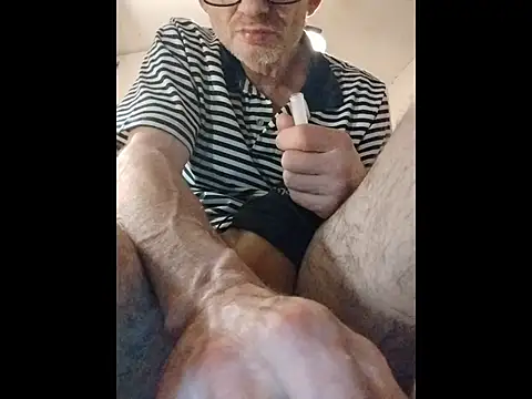 Snapshot of ROBERT0516 chatting on December 17, 2025, 12:38 am ROBERT0516 online show from December 17, 2025, 12:38 am