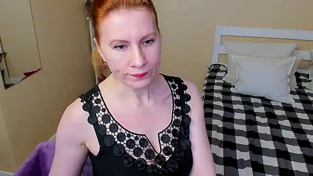 FoxySophia online show from November 6, 2025, 10:27 am