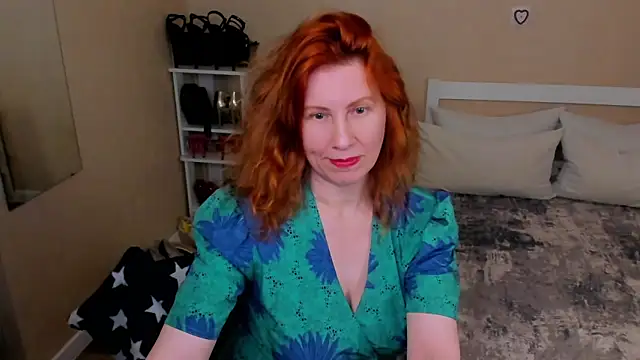 FoxySophia online show from June 12, 2026, 6:07 pm