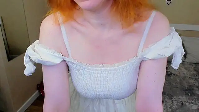 FoxySophia online show from June 13, 2026, 1:53 pm