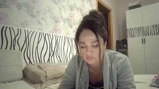 LindaStarS online show from October 25, 2025, 4:57 pm