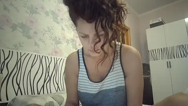 LindaStarS online show from November 11, 2025, 5:18 am