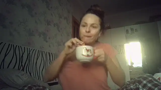 LindaStarS online show from December 16, 2025, 2:22 pm