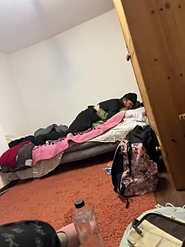 Aliiiii18 online show from March 6, 2026, 10:28 pm