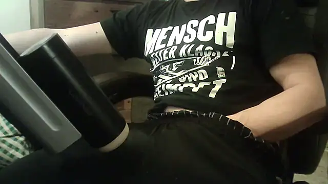 ShyGuyWannaTry online show from October 7, 2025, 11:46 pm