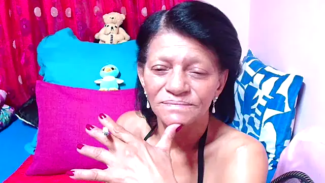 SLUTTYROXY online show from November 11, 2025, 5:46 pm