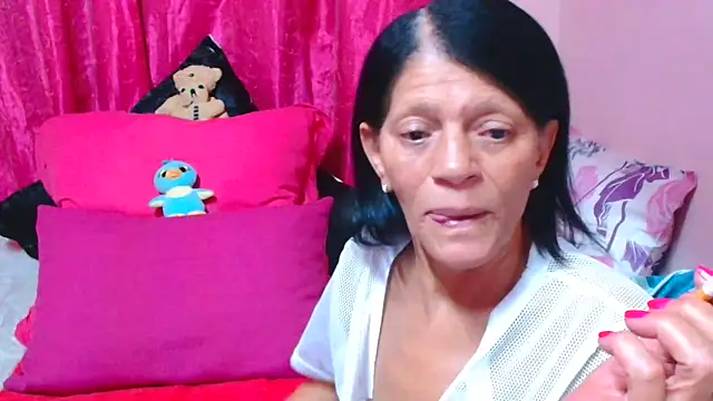 SLUTTYROXY online show from January 18, 2026, 6:34 pm