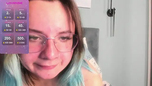 MilaniaCute online show from October 27, 2025, 4:22 pm