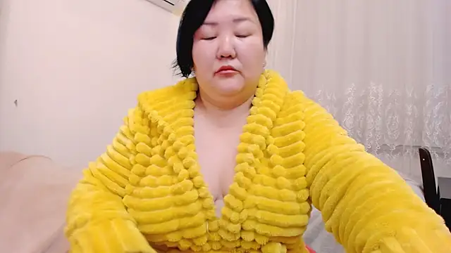 pussygold88 online show from November 11, 2025, 1:11 pm