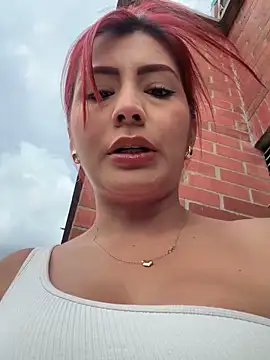 LINDA PATTY94 online show from February 6, 2025, 9:06 pm