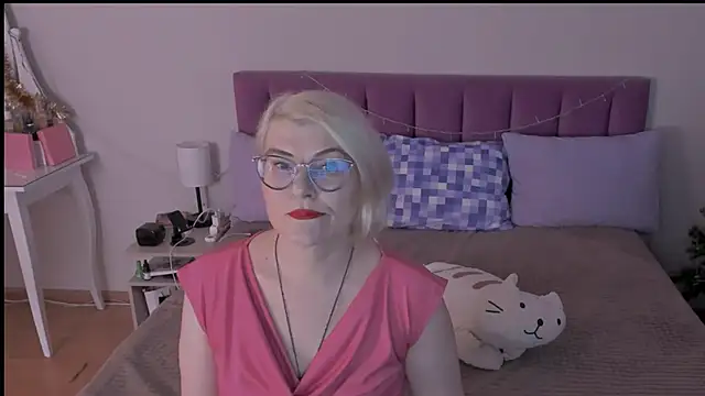Snapshot of sabrinamacmarren chatting on January 17, 2025, 1:24 pm sabrinamacmarren online show from January 17, 2025, 1:24 pm