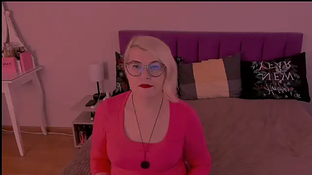 Snapshot of sabrinamacmarren chatting on February 4, 2025, 12:33 pm sabrinamacmarren online show from February 4, 2025, 12:33 pm