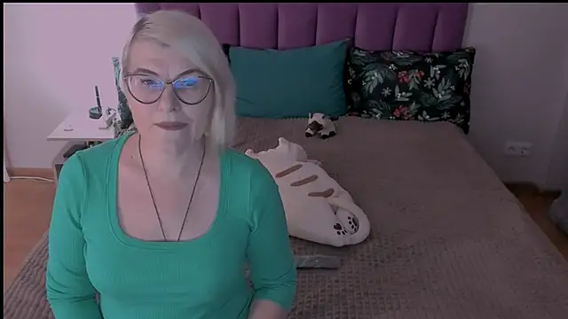 Snapshot of sabrinamacmarren chatting on February 12, 2025, 5:26 pm sabrinamacmarren online show from February 12, 2025, 5:26 pm