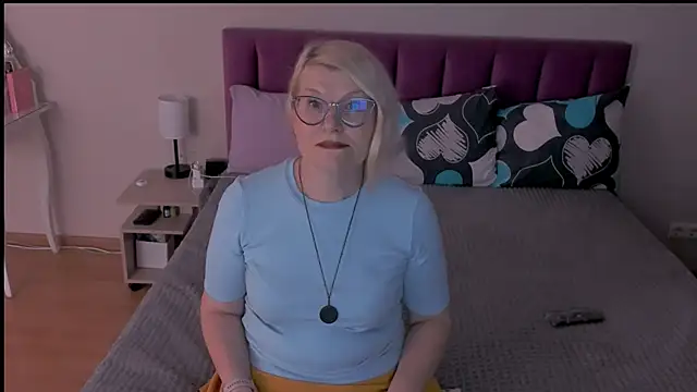 Snapshot of sabrinamacmarren chatting on February 15, 2025, 7:06 pm sabrinamacmarren online show from February 15, 2025, 7:06 pm