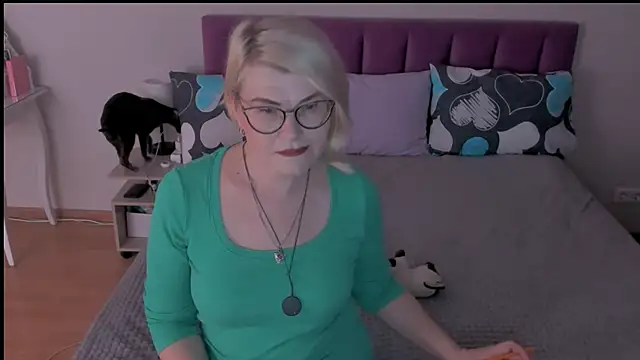 Snapshot of sabrinamacmarren chatting on February 18, 2025, 5:20 am sabrinamacmarren online show from February 18, 2025, 5:20 am