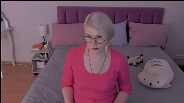Snapshot of sabrinamacmarren chatting on March 12, 2025, 2:34 pm sabrinamacmarren online show from March 12, 2025, 2:34 pm