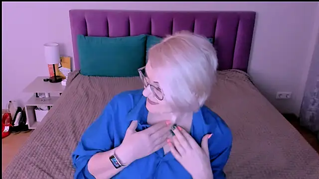 Snapshot of sabrinamacmarren chatting on September 30, 2025, 4:01 pm sabrinamacmarren online show from September 30, 2025, 4:01 pm
