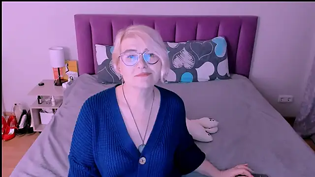 Snapshot of sabrinamacmarren chatting on October 3, 2025, 7:00 pm sabrinamacmarren online show from October 3, 2025, 7:00 pm