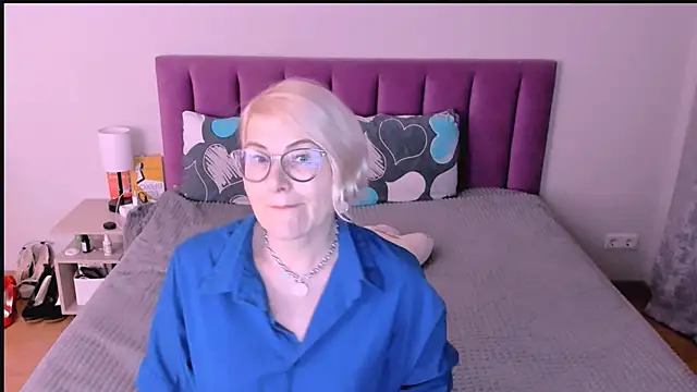 Snapshot of sabrinamacmarren chatting on October 12, 2025, 3:22 pm sabrinamacmarren online show from October 12, 2025, 3:22 pm