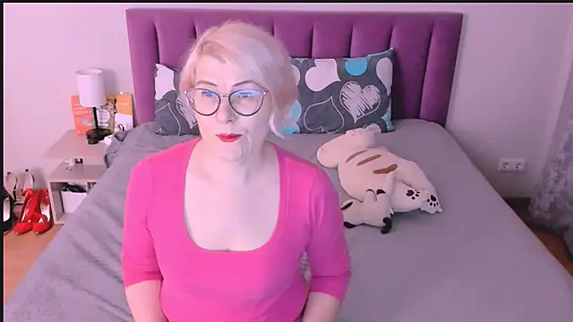 Snapshot of sabrinamacmarren chatting on October 16, 2025, 4:41 pm sabrinamacmarren online show from October 16, 2025, 4:41 pm