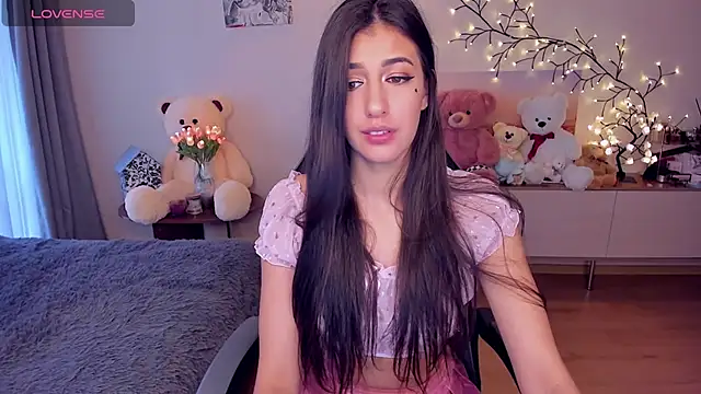 Snapshot of MiaSilkX chatting on December 12, 2024, 9:08 am MiaSilkX online show from December 12, 2024, 9:08 am