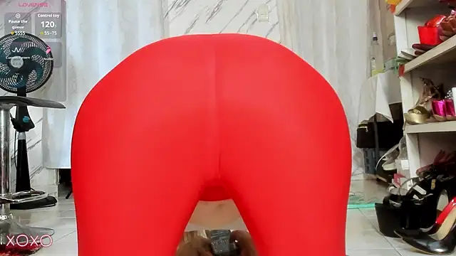 Snapshot of samanthaExsotic chatting on November 15, 2025, 1:18 pm samanthaExsotic online show from November 15, 2025, 1:18 pm