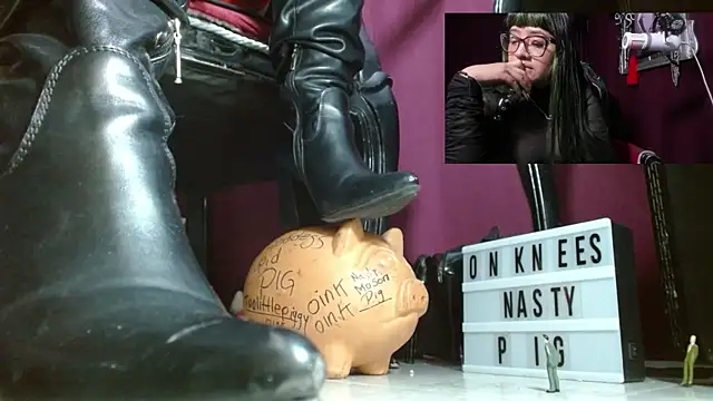 MeGoddesSara online show from May 16, 2026, 8:18 pm