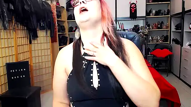 LindaDaemonX online show from November 10, 2025, 7:29 am