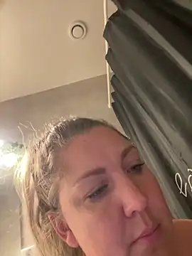 Anna Alexa online show from December 3, 2025, 8:51 pm