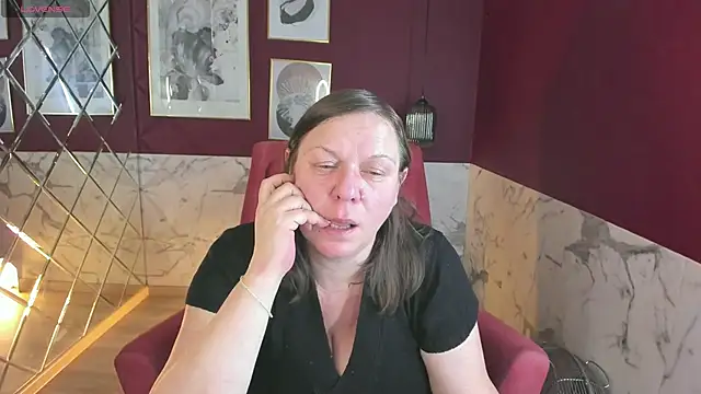 KellyPerfection online show from November 9, 2025, 5:28 am