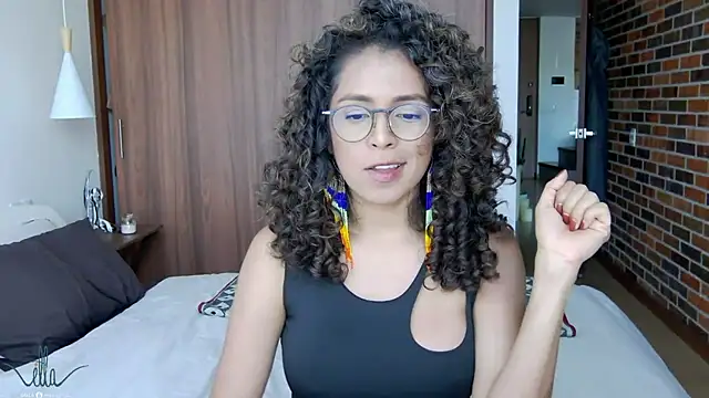 illaroom online show from December 3, 2024, 9:45 pm