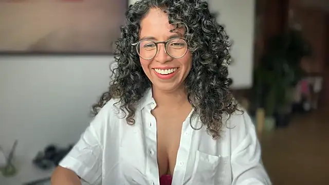 illaroom online show from October 28, 2025, 4:53 pm