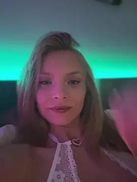 Snapshot of AnastasiaAniess chatting on January 6, 2025, 8:28 pm AnastasiaAniess online show from January 6, 2025, 8:28 pm