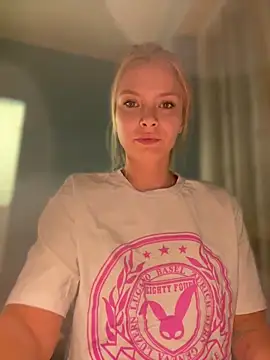 Snapshot of AnastasiaAniess chatting on January 27, 2025, 8:39 pm AnastasiaAniess online show from January 27, 2025, 8:39 pm