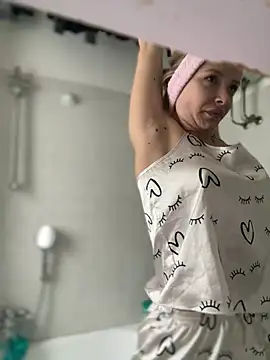 Snapshot of AnastasiaAniess chatting on February 4, 2025, 9:49 am AnastasiaAniess online show from February 4, 2025, 9:49 am