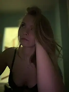 Snapshot of AnastasiaAniess chatting on February 13, 2025, 6:48 pm AnastasiaAniess online show from February 13, 2025, 6:48 pm