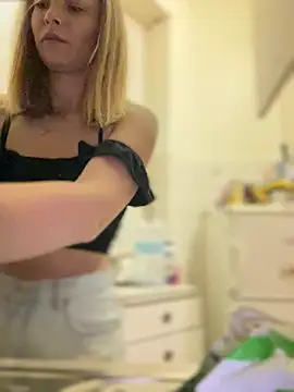 Snapshot of AnastasiaAniess chatting on March 10, 2025, 6:45 pm AnastasiaAniess online show from March 10, 2025, 6:45 pm