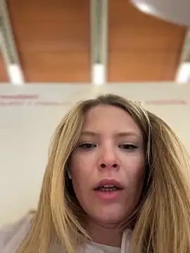 Snapshot of AnastasiaAniess chatting on March 21, 2025, 8:50 am AnastasiaAniess online show from March 21, 2025, 8:50 am