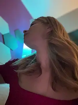 Snapshot of AnastasiaAniess chatting on October 5, 2025, 6:17 pm AnastasiaAniess online show from October 5, 2025, 6:17 pm