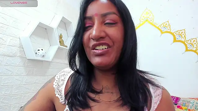 LadyNahir online show from January 18, 2026, 3:32 am