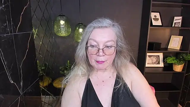 NataliMellow online show from February 4, 2026, 1:17 pm