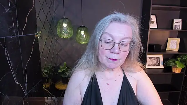 NataliMellow online show from April 20, 2026, 1:14 pm