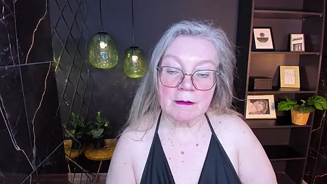 NataliMellow online show from April 21, 2026, 12:55 pm