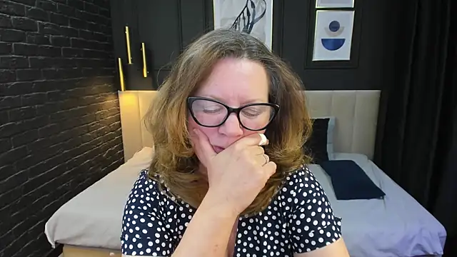 Snapshot of LeaPure chatting on February 7, 2026, 5:27 pm LeaPure online show from February 7, 2026, 5:27 pm