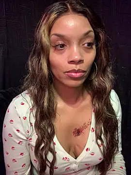 Rakiyahcharms online show from January 18, 2026, 3:10 am