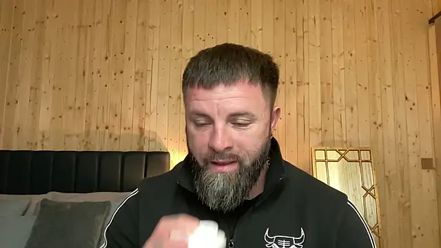 Snapshot of AlphaSparks chatting on April 6, 2026, 2:42 am AlphaSparks online show from April 6, 2026, 2:42 am