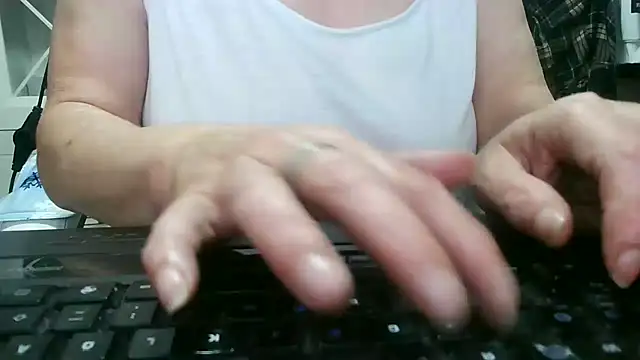 Snapshot of heidi60 chatting on November 6, 2025, 7:04 pm heidi60 online show from November 6, 2025, 7:04 pm